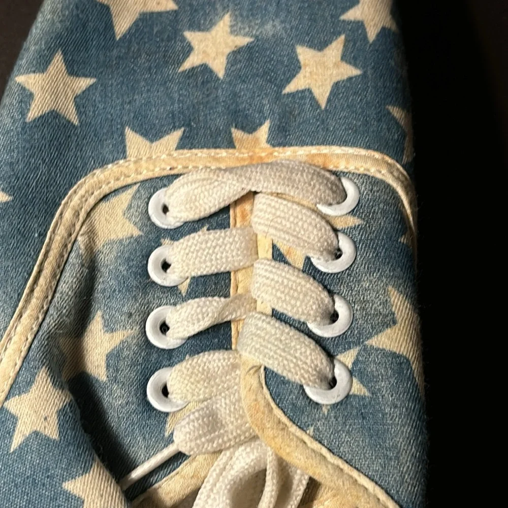 Blue sneakers with white stars - Picture 7 of 8
